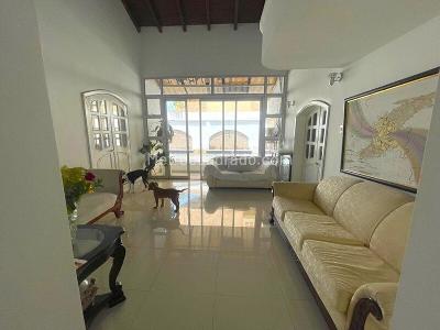 Casa de 5 alcobas en venta en Santa Monica, Barranquilla, 485 m² · foto 2 de 14