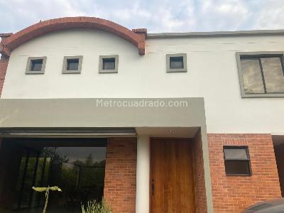 Casa de 4 alcobas en venta en Ciudad Jardin, Cali, 500 m² · foto 2 de 19