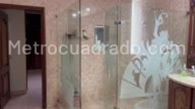 Casa de 5 alcobas en arriendo en La Riverita, Cali, 990 m² · foto 13 de 20