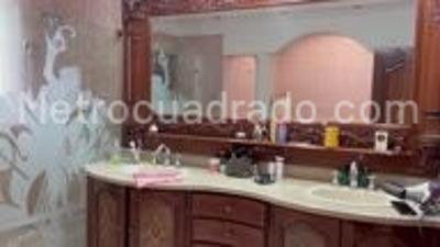 Casa de 5 alcobas en arriendo en La Riverita, Cali, 990 m² · foto 12 de 20