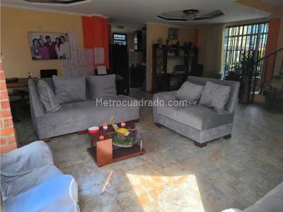 Casa de 4 alcobas en venta en Cajica Cundinamarca, Cajicá, 220 m² · foto 18 de 20