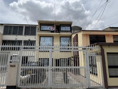 Casa de 5 alcobas en venta en Tunjuelito, Bogotá, 200 m² · foto 2 de 20