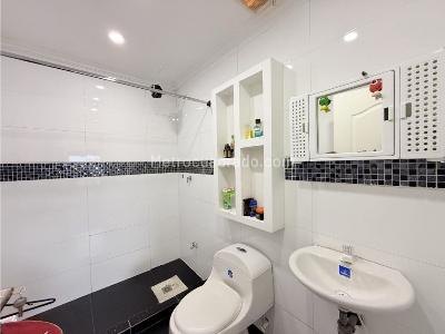 Casa de 5 alcobas en venta en Tunjuelito, Bogotá, 200 m² · foto 3 de 20