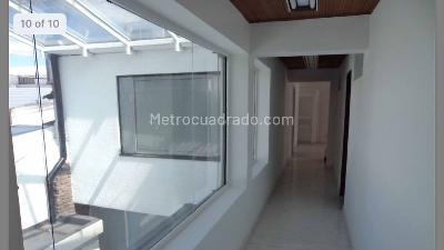Casa de 5 alcobas en venta en Santa Ana, Bogotá, 550 m² · foto 2 de 17