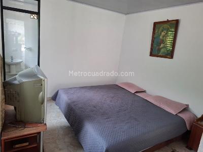 Casa de 4 alcobas en venta en El Ocaso, Ibagué, 210 m² · foto 2 de 13
