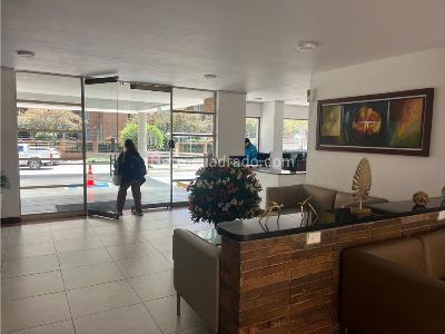 Apartamento de 3 alcobas en venta en Colina Campestre, Bogotá, 153 m² · foto 2 de 15