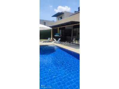 Casa de 4 alcobas en venta en Ricaurte, Girardot, 249 m² · foto 8 de 9