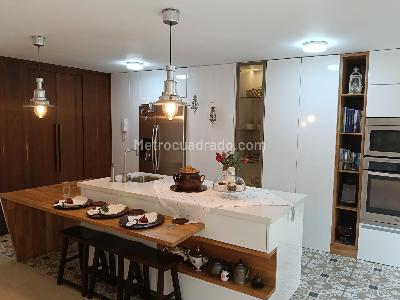 Apartamento de 3 alcobas en venta en El Poblado La Linde, Medellín, 295 m² · foto 2 de 20