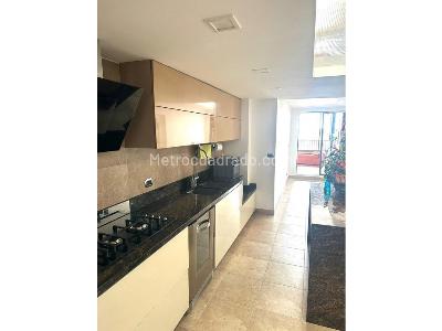 Apartamento de 3 alcobas en venta en Chapinero Alto, Bogotá, 200 m² · foto 2 de 17