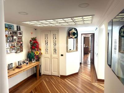 Apartamento de 3 alcobas en venta en Chapinero Alto, Bogotá, 200 m² · foto 5 de 17