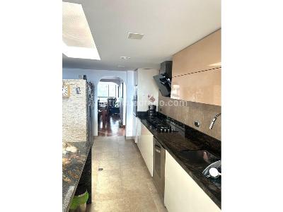 Apartamento de 3 alcobas en venta en Chapinero Alto, Bogotá, 200 m² · foto 10 de 17