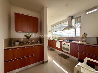 Apartamento de 3 alcobas en venta en Chapinero Alto, Bogotá, 200 m² · foto 6 de 20
