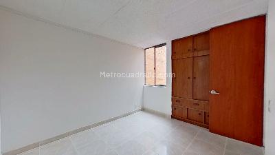 Apartamento de 3 alcobas en venta en Modelia, Bogotá, 79 m² · foto 2 de 14