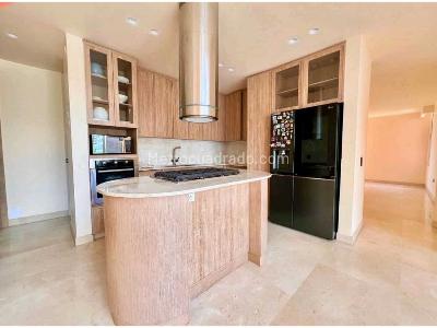 Apartamento de 4 alcobas en venta en Cristales, Cali, 211 m² · foto 3 de 15