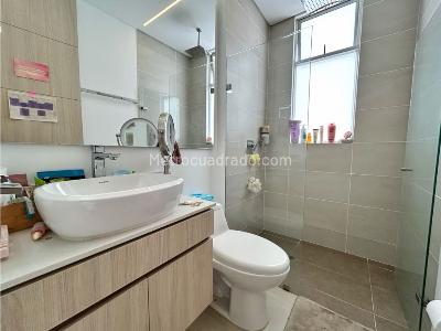 Apartamento de 3 alcobas en venta en Cristales, Cali, 190 m² · foto 13 de 20