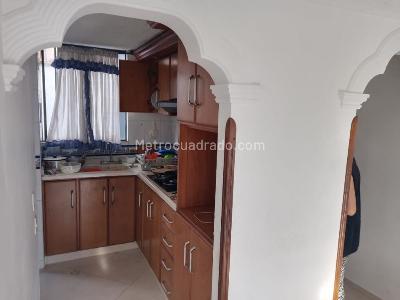 Apartamento de 4 alcobas en venta en Floridablanca, Floridablanca, 140 m² · foto 2 de 17