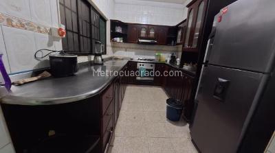 Casa de 5 alcobas en venta en San Alonso, Bucaramanga, 695 m² · foto 3 de 19