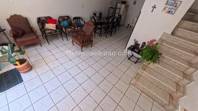 Casa de 3 alcobas en venta en La Pedregosa, Bucaramanga, 110 m² · foto 3 de 17