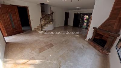 Casa de 4 alcobas en venta en Lagos Del Cacique, Bucaramanga, 250 m² · foto 4 de 20