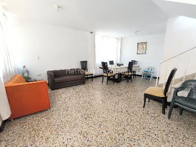 Casa de 5 alcobas en venta en Conucos, Bucaramanga, 118 m² · foto 2 de 17