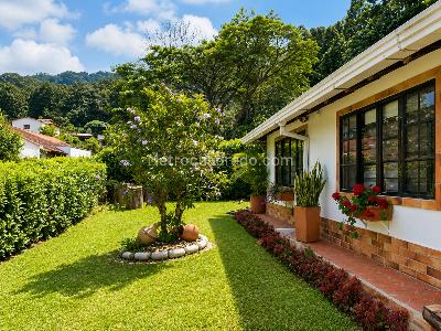 Casa de 4 alcobas en venta en Via Floridablanca, Floridablanca, 1080 m² · foto 3 de 3