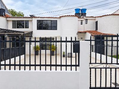 Casa de 4 alcobas en venta en Meseta De Bucaramanga Terrazas, Bucaramanga, 220 m² · foto 2 de 24