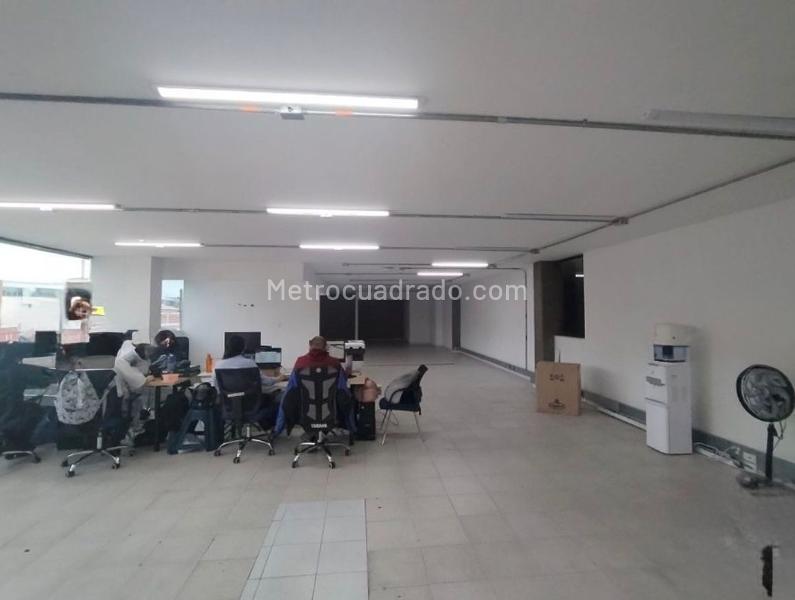 Bodega en Arriendo, MONTEVIDEO, Bogotá D.C. - Więcej