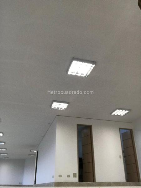 Oficina en Arriendo, EL REFUGIO, Bogotá D.C. - Vista 4