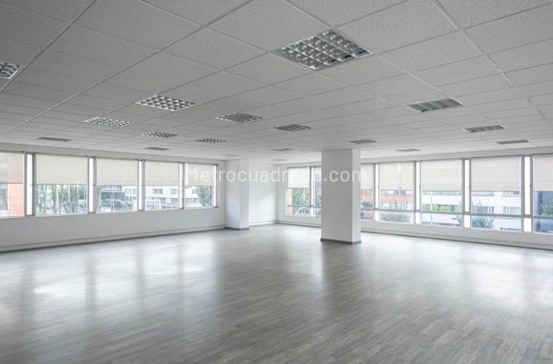 Oficina en Arriendo, CHICO NORTE, Bogotá D.C. - Más