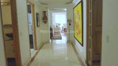 Apartamento de 5 alcobas en venta en La Carolina, Bogotá, 477 m² · foto 3 de 20