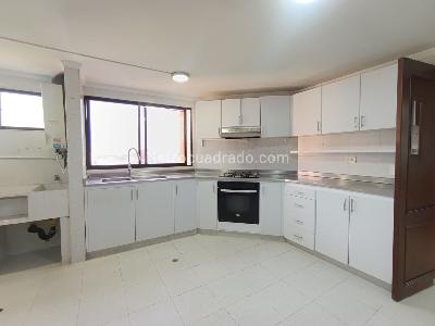 Apartamento de 4 alcobas en venta en Quintas De Don Simon, Cali, 170 m² · foto 2 de 18