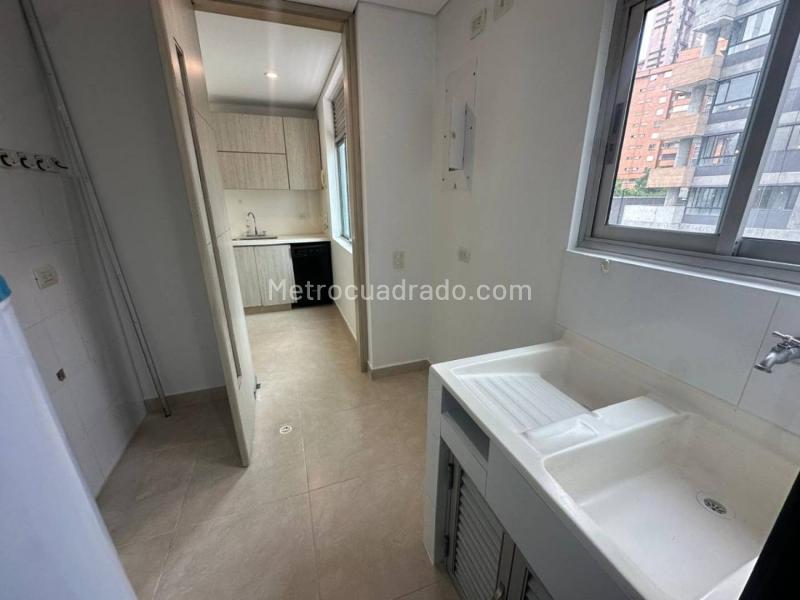 Apartamento de Lujo de 3 Alcobas y 5 Baños en El Poblado - 7