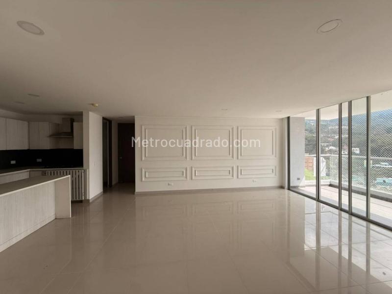 Beautiful 4BR Apartment in La Frontera