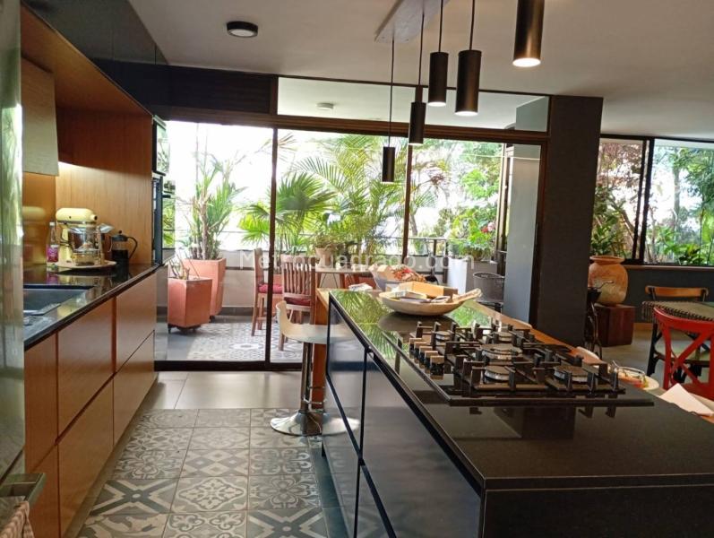 Exclusive 3BR Apartment in Parque Poblado - 3