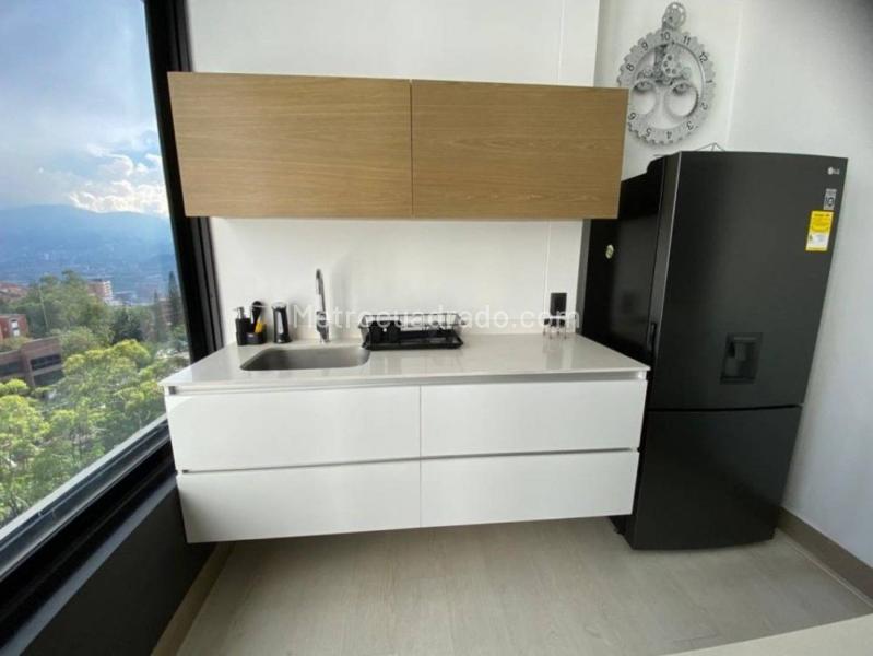 Apartamento de 1 Alcoba de Lujo con Diseño Moderno en El Poblado - 3