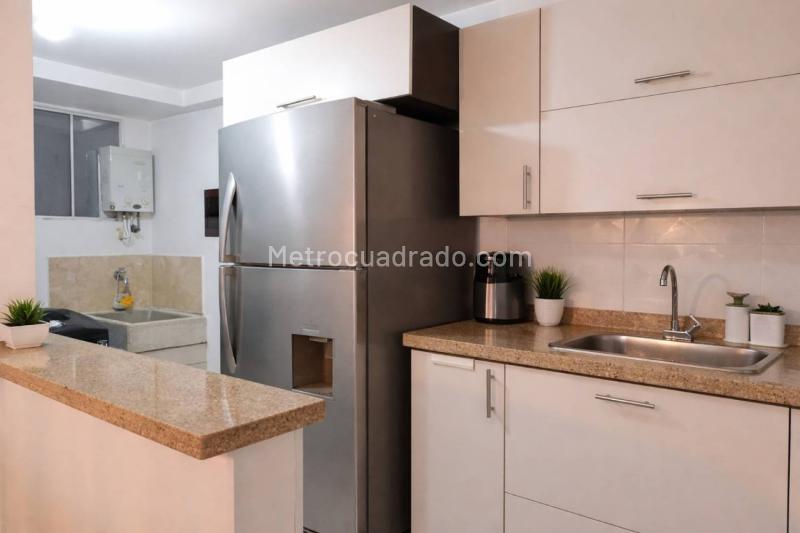 Apartamento Exclusivo de 3 Alcobas con Balcón en Medellín - 4