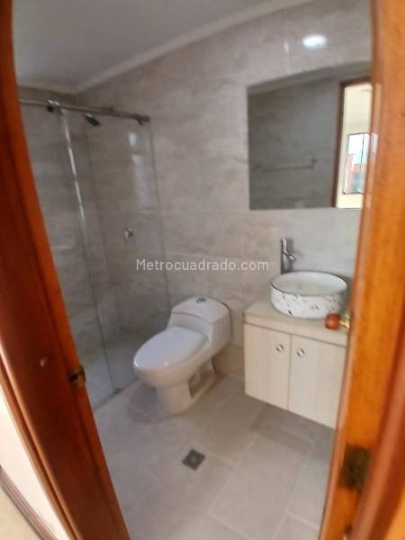 Elegant 3BR Apartment in Aguacatala - 8