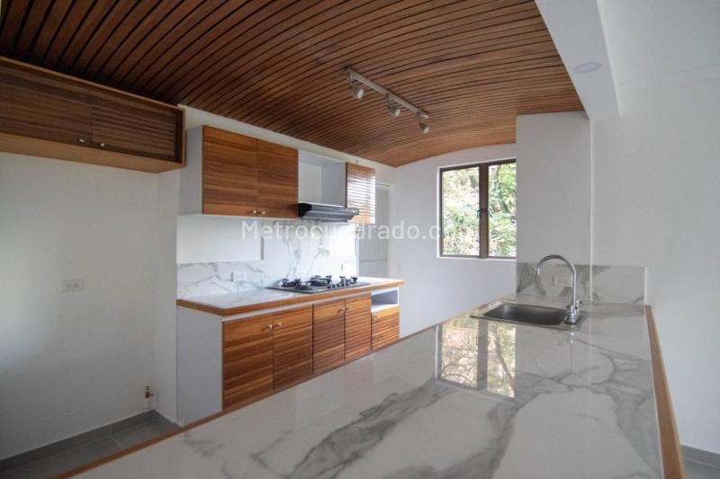 Apartamento en Arriendo, Poblado Altos Del Poblado, Medellín - 2