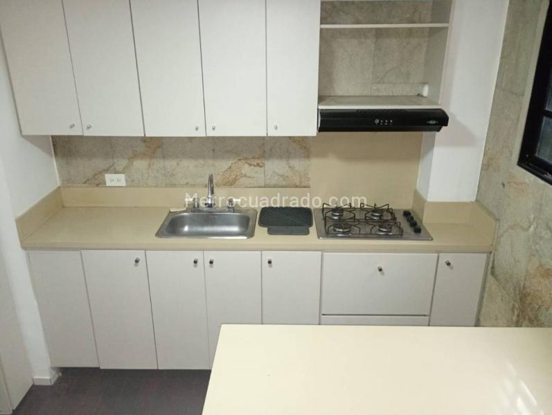 Apartamento en Arriendo, Poblado Altos Del Poblado, Medellín - 2