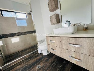 Casa de 5 alcobas en venta en Llano Grande, Rionegro · foto 18 de 20