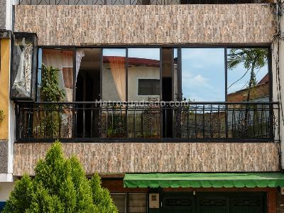Apartamento de 5 alcobas en venta en Cristo Rey, Medellín, 130 m² · foto 10 de 10