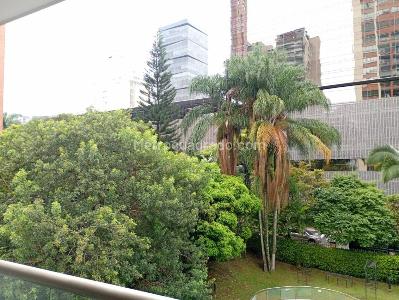 Apartamento de 2 alcobas en venta en El Poblado, Medellín, 90 m² · foto 7 de 20