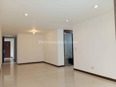 Apartamento de 2 alcobas en venta en El Poblado, Medellín, 90 m² · foto 8 de 20