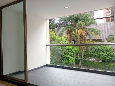 Apartamento de 2 alcobas en venta en El Poblado, Medellín, 90 m² · foto 10 de 20