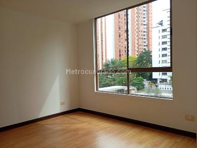 Apartamento de 2 alcobas en venta en El Poblado, Medellín, 90 m² · foto 14 de 20