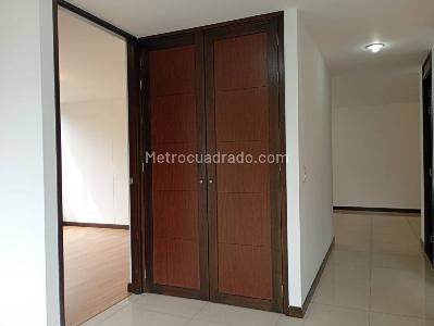 Apartamento de 2 alcobas en venta en El Poblado, Medellín, 90 m² · foto 17 de 20