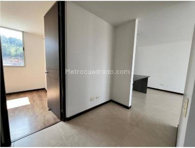 Apartamento de 3 alcobas en venta en Holanda, Sabaneta, 70 m² · foto 4 de 15