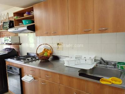 Apartamento en venta en La Almeria, Medellín · foto 2 de 20