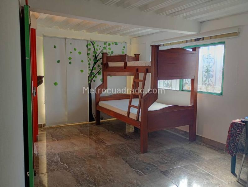 Apartamento Amoblado de 3 Habitaciones en Centro (75 m²) - 3