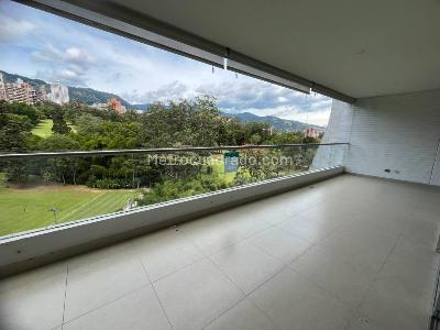 Apartamento de 2 alcobas en venta en Los Balsos, Medellín, 174 m² · foto 2 de 20